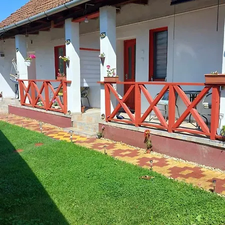 Lotusz Vendeghaz-demjen Apartment